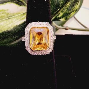 STERLING SILVER CITRINE COLOR RING WITH CZ STONES SIZE 6